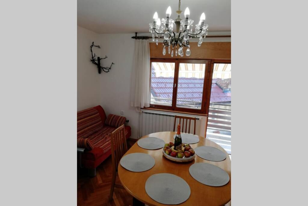 Zrm Center Lejlighed Idrija Eksteriør billede
